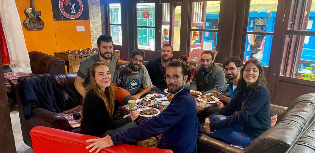 Lama Hotel - Cafe De Himalaya Lukla Exteriör bild