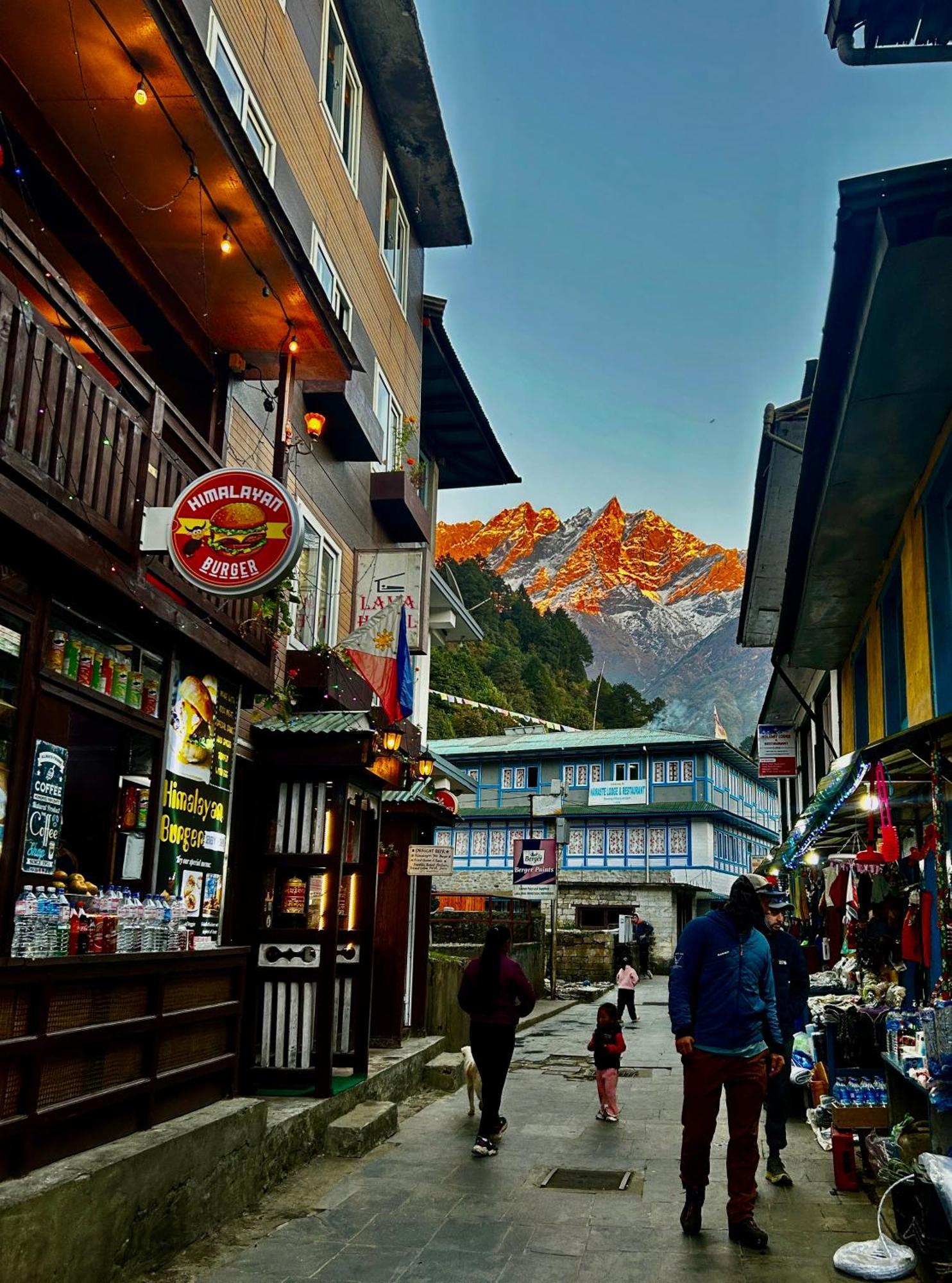 Lama Hotel - Cafe De Himalaya Lukla Exteriör bild
