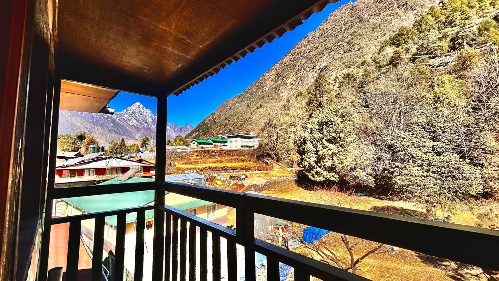 Lama Hotel - Cafe De Himalaya Lukla Exteriör bild