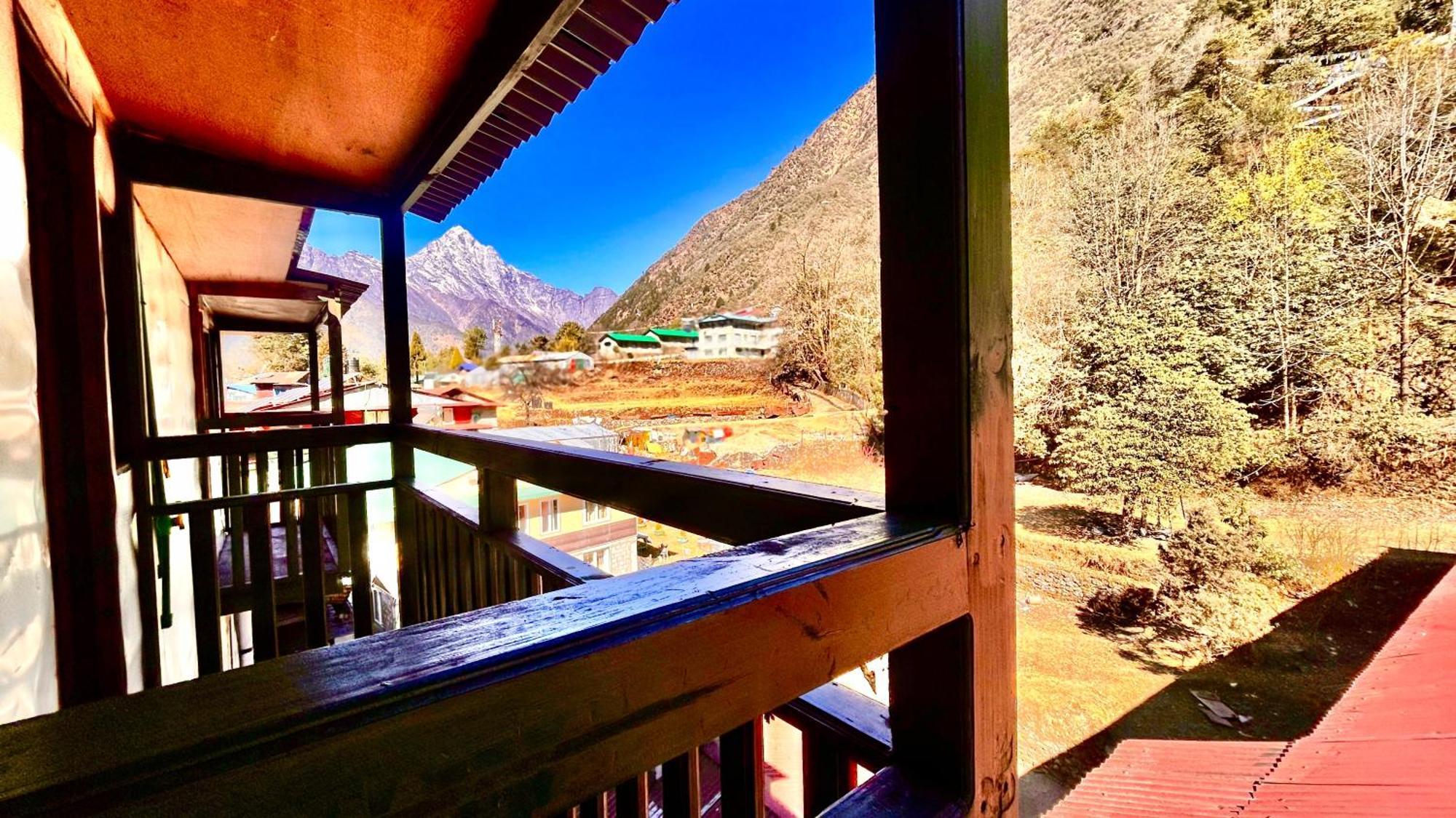 Lama Hotel - Cafe De Himalaya Lukla Exteriör bild